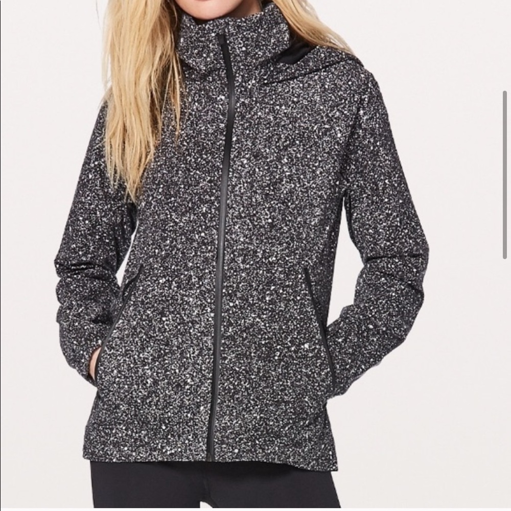 Lululemon the move jacket.